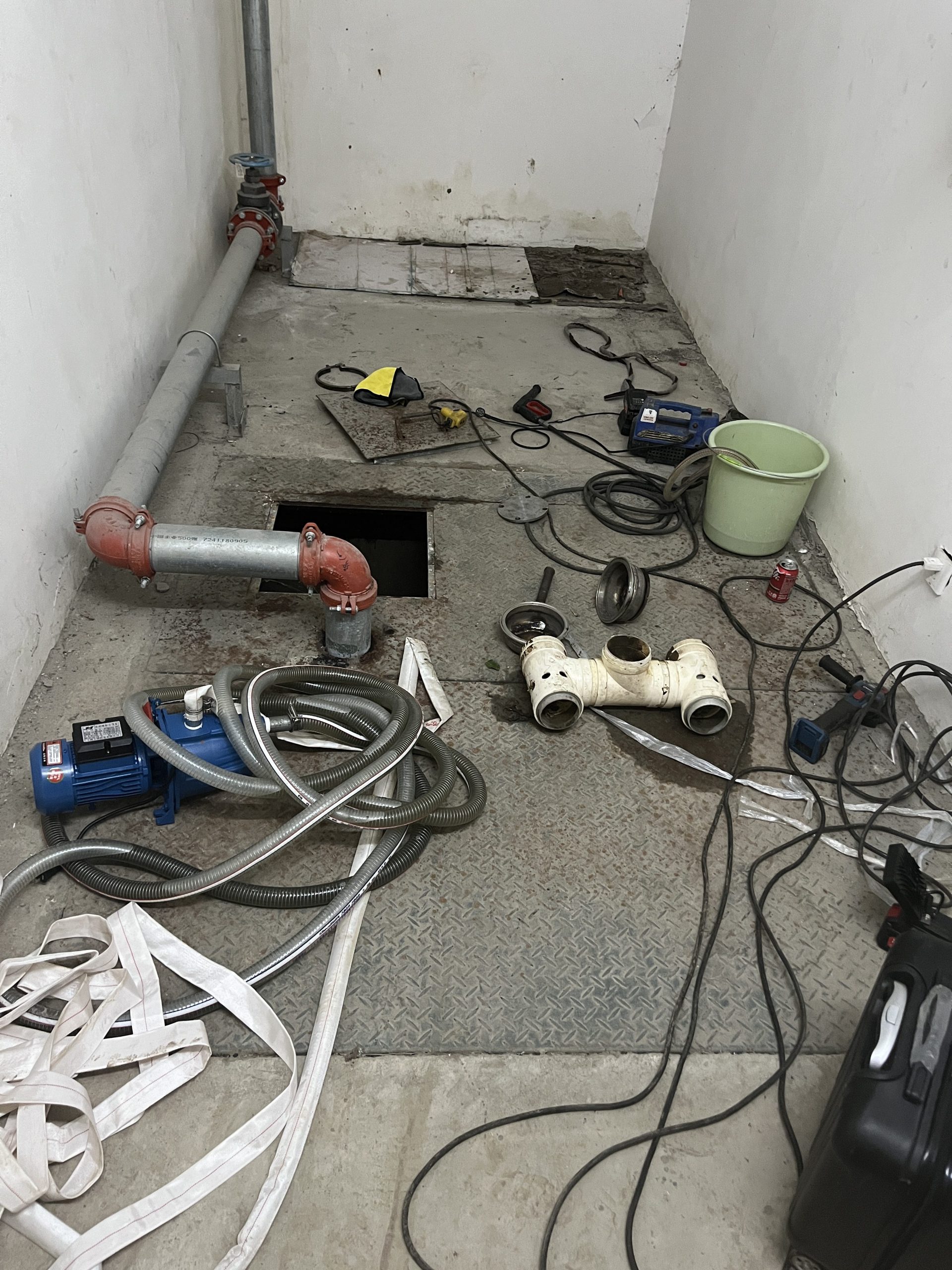 密码保护：【2024-09-13】保定市西火车站东出站口污水井凯泉污水提升器维修更换新排污泵-保定市安德优安装维修售后服务记录