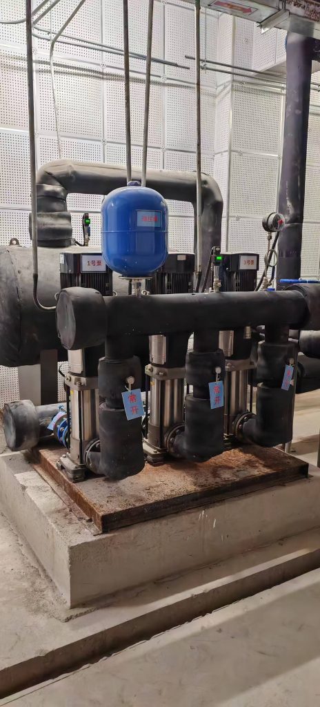 【2024-12-12】雄安容东欣荣园小区二次高压供水机组控制PLC报故障检修记录-保定市安德优安装维修售后服务记录