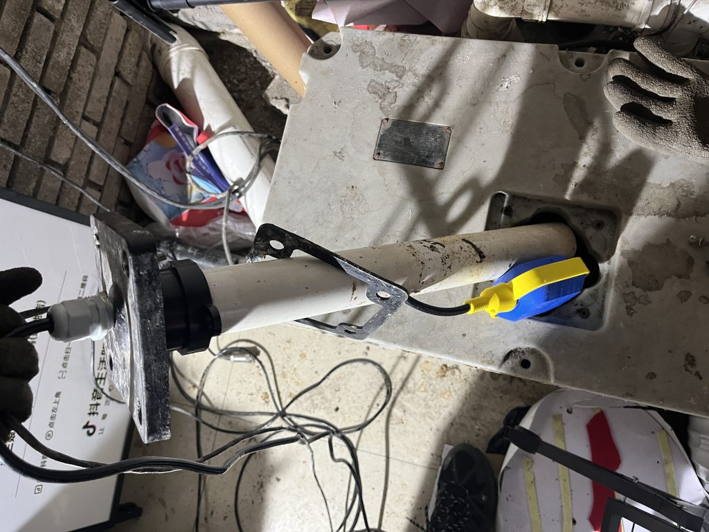 【2025-6-26】保定市商业大厦二楼虾胡闹自助火锅污水提升器维修记录-保定市安德优安装维修售后服务记录